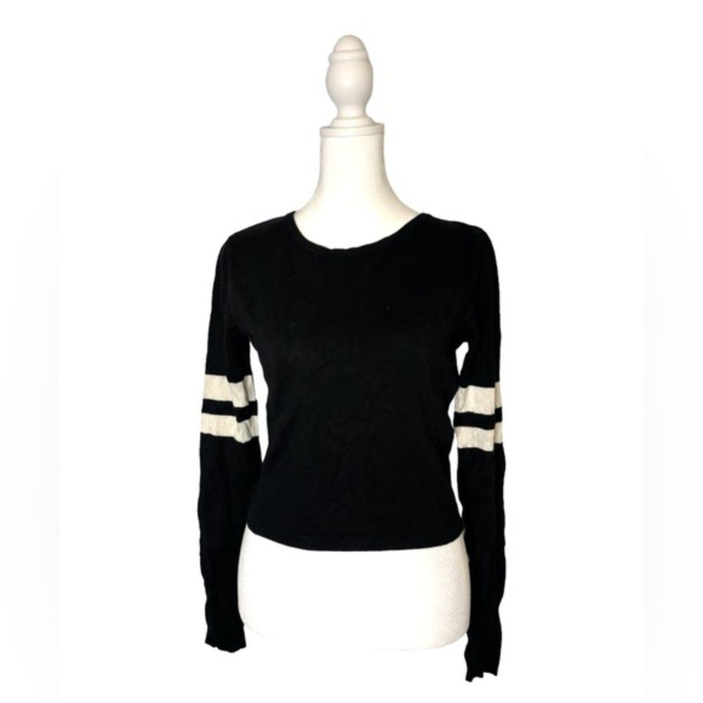 Forever 21 Black & White Colorblock Striped Sleeve Crop Top Sweater